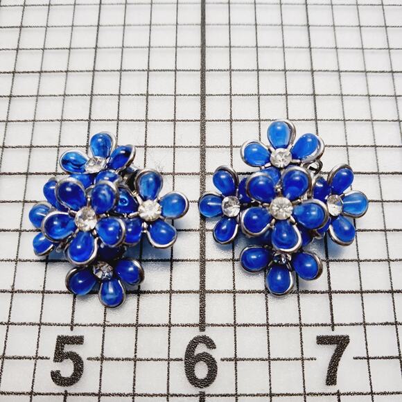 Coro Jewelry - Earrings Clip VTG Coro Blue Thermoset Flower Cluster Rhinestone Silver Tone